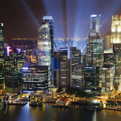Singapore skyline di notte